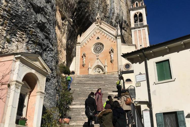 madonna-corona-tour-2-1