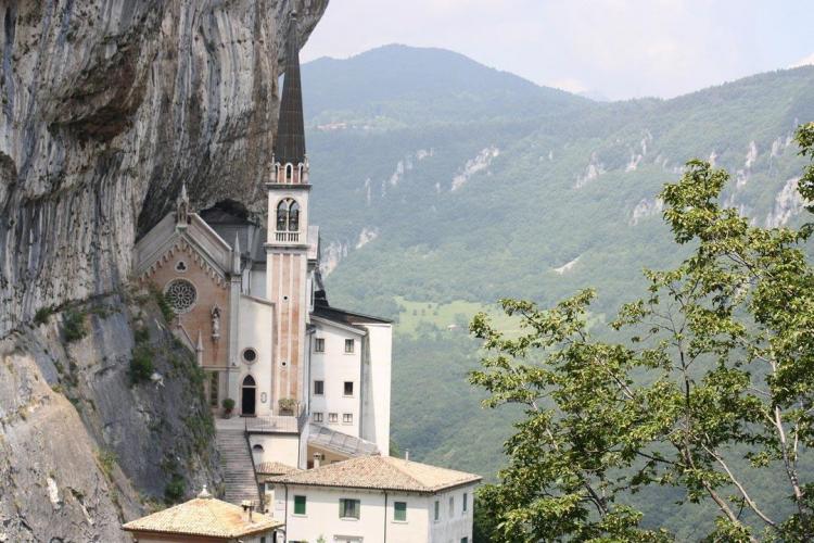 madonna-corona-tour-4