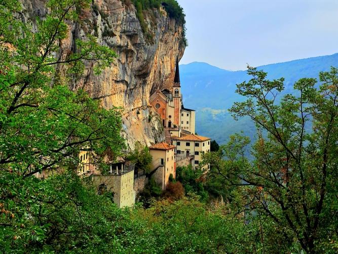 Madonna della Corona