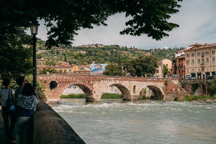 Ponte Pietra